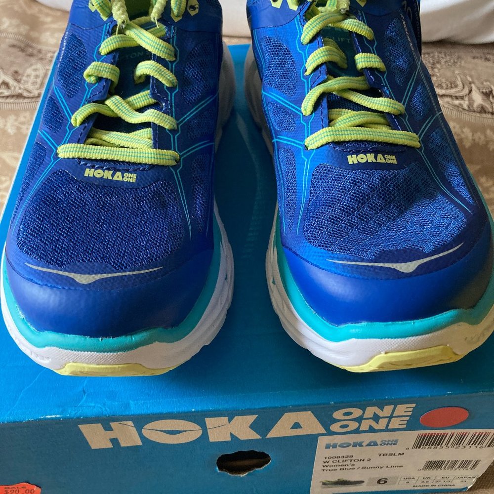 Hoka One's Clifton 2 women's running shoes (Sz 6)